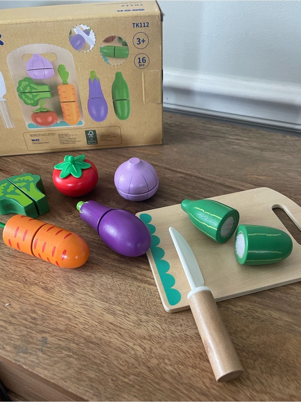 Wooden Pretend Play Cutting Vegetables Set for Kids
